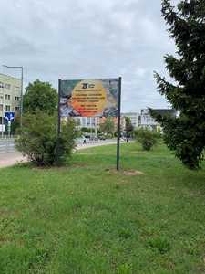 Nośnik reklamowy w centrum Trzebnicy