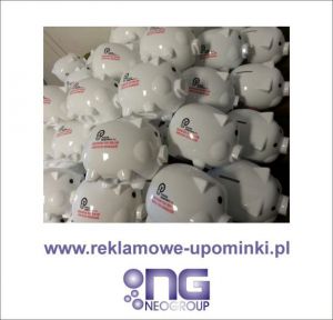 Świnka skarbonka z logo