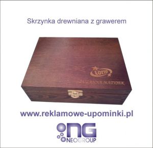 Skrzynka drewniana z grawerem