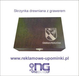 Skrzynka drewniana z grawerem