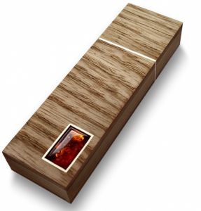 Nowe USB z drewna jesionowego, dębowego lub bukowego