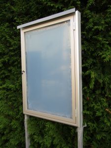 Gablota ogłoszeniowa - informacyjna zewnętrzna 70x100 stojąca