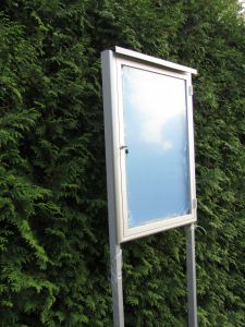Gablota ogłoszeniowa - informacyjna zewnętrzna 70x100 stojąca