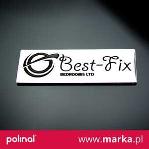 Tabliczki z logo firmy