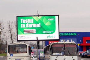 Jesienna kampania PLUS GSM na telebimach LED