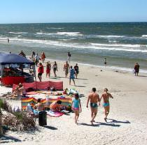 Zrelaksuj się na plaży nad morzem w Lubiatowie
