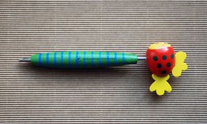 Długopis z zabawną główką, różne wzory i kolory.