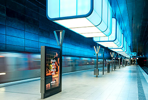 Drukarnia wielkoformatowa jako kluczowy partner w kampaniach reklamowych - citylighty i billboardy