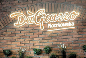 Jak neony zmieniają przestrzeń miejską w Łodzi?