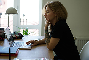 Już 50 proc. specjalistów pracuje w IT bez wyższego wykształcenia technicznego