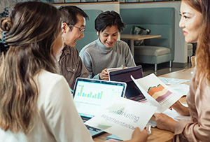 Segmentacja z badań rynku – jak precyzyjnie adresować przekaz reklamowy?